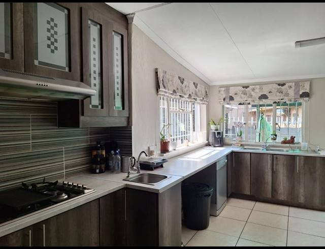 3 BEDROOM PROPERTY TO RENT IN VAN DYK PARK